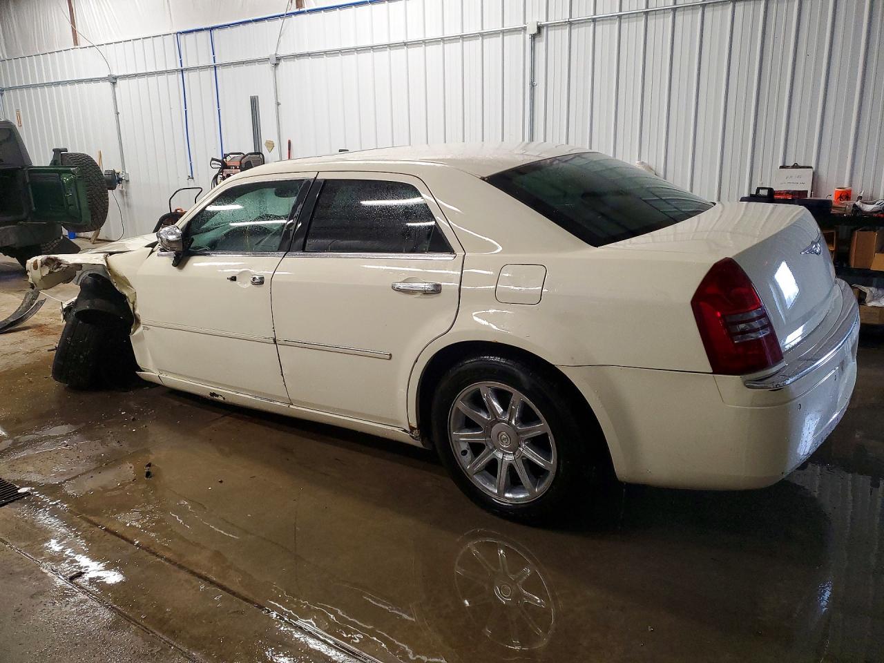2005 CHRYSLER 300C photo 2