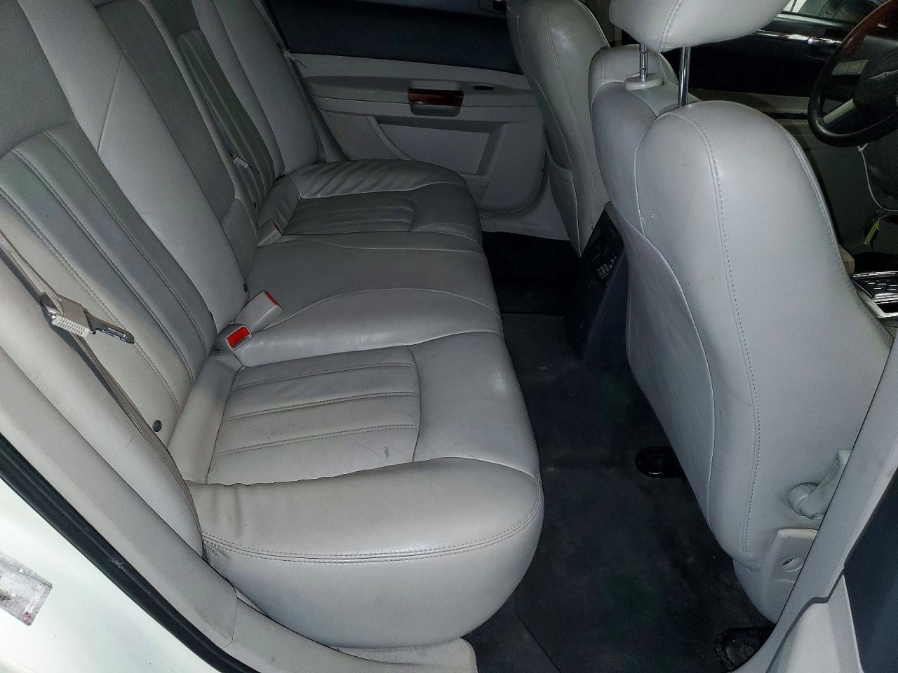 2005 CHRYSLER 300C photo 10