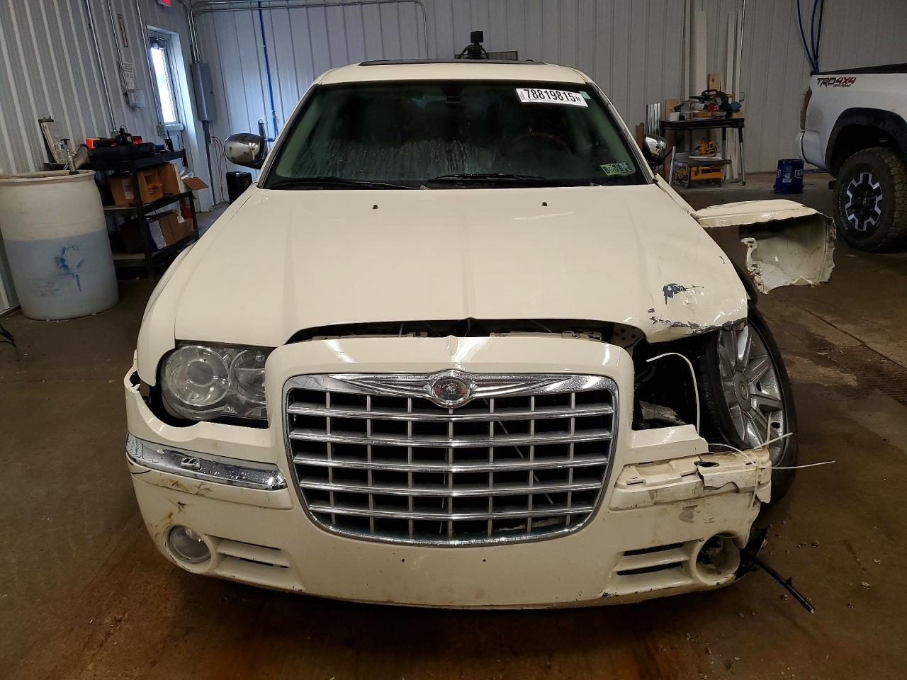 2005 CHRYSLER 300C photo 5