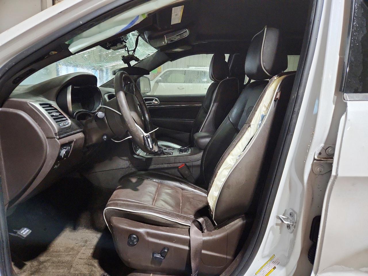 2018 JEEP GRAND CHEROKEE OVERLAND photo 13