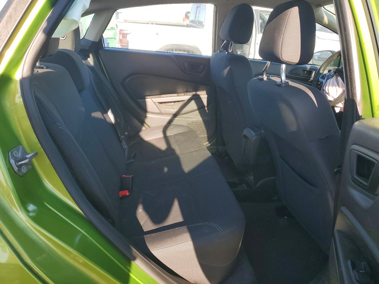 2019 FORD FIESTA SE photo 19