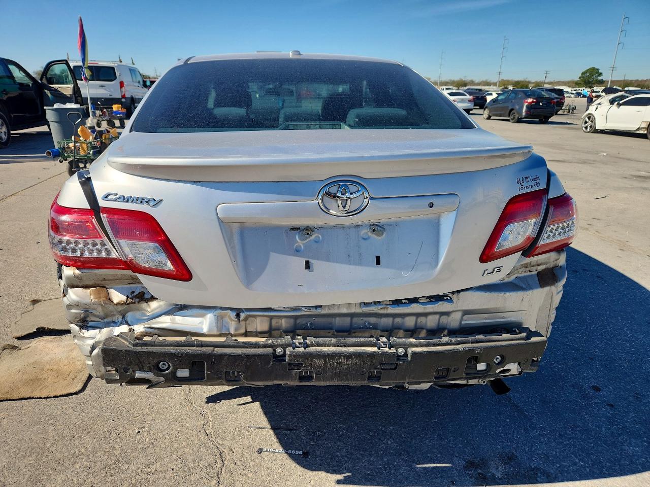 2010 TOYOTA CAMRY photo 21
