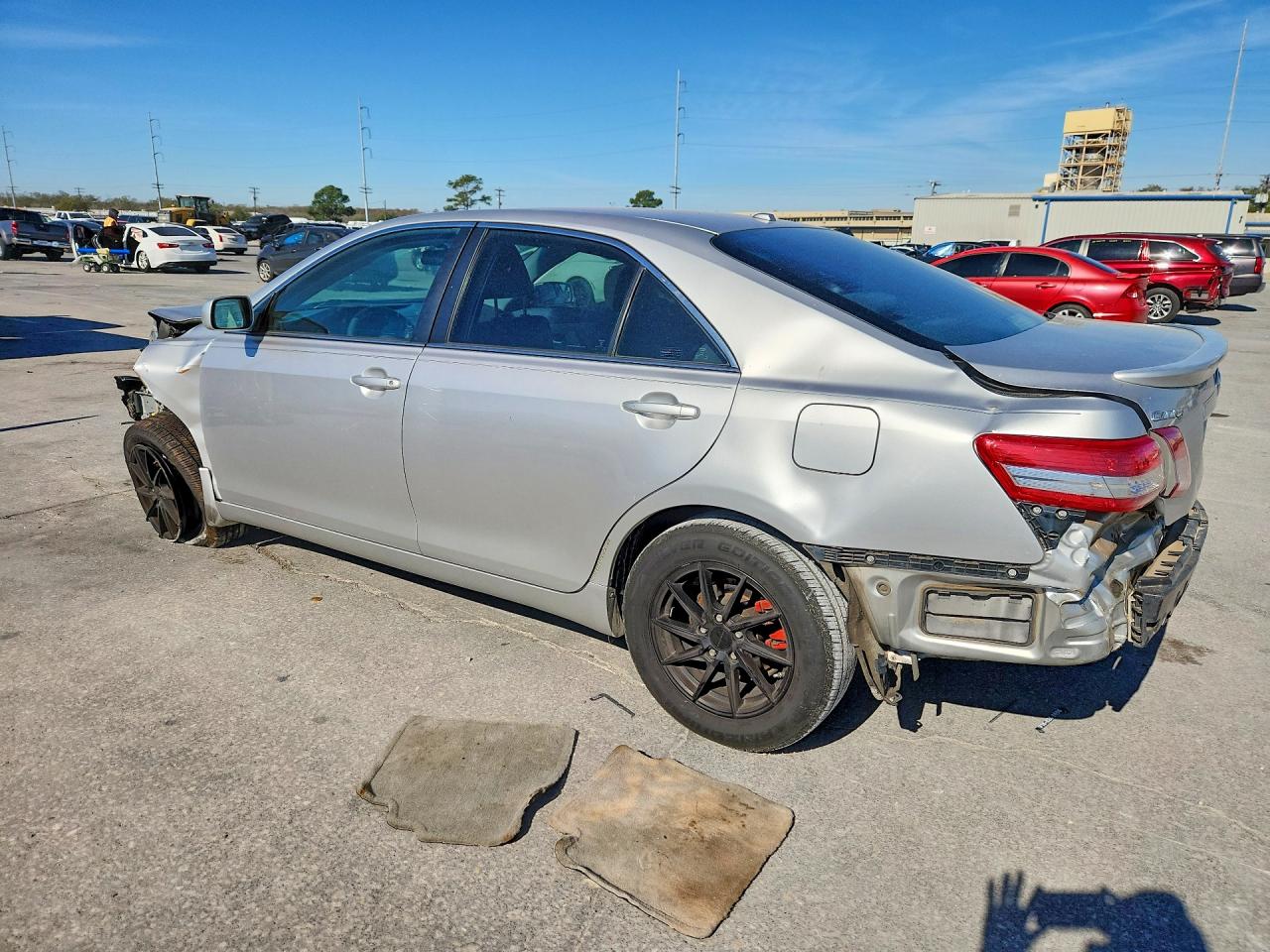 2010 TOYOTA CAMRY photo 5