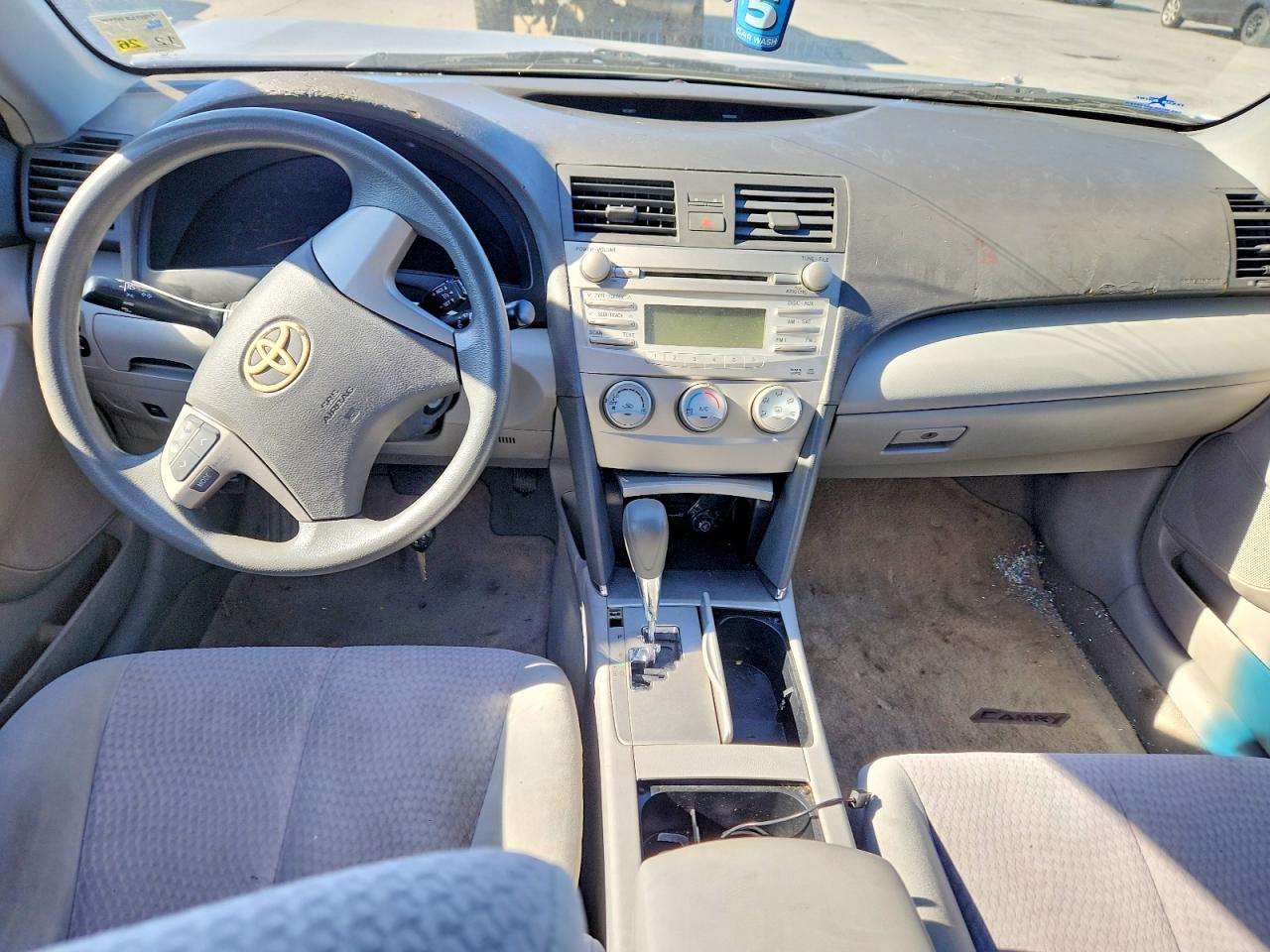 2010 TOYOTA CAMRY photo 29