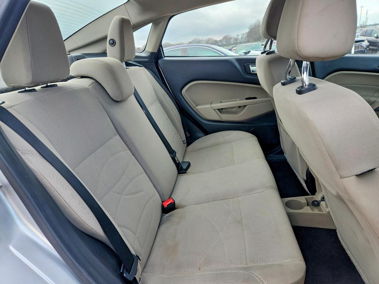 2016 FORD FIESTA SE photo 10