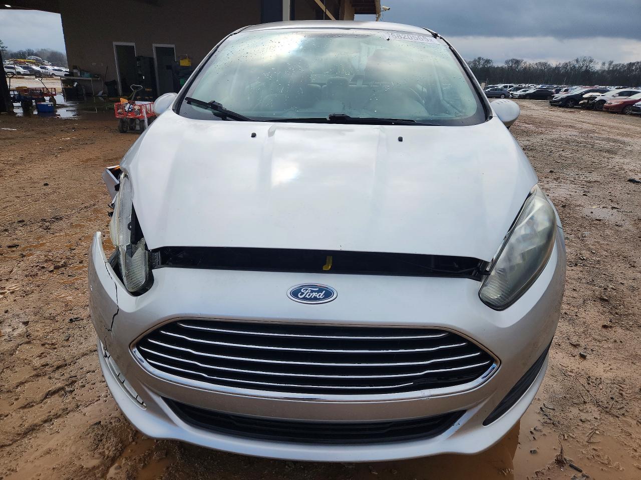 2016 FORD FIESTA SE photo 5