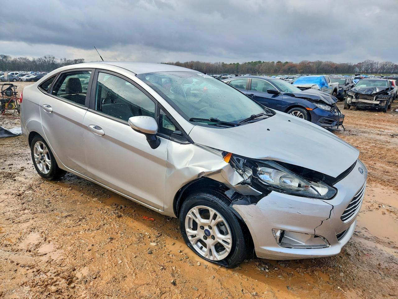 2016 FORD FIESTA SE photo 4