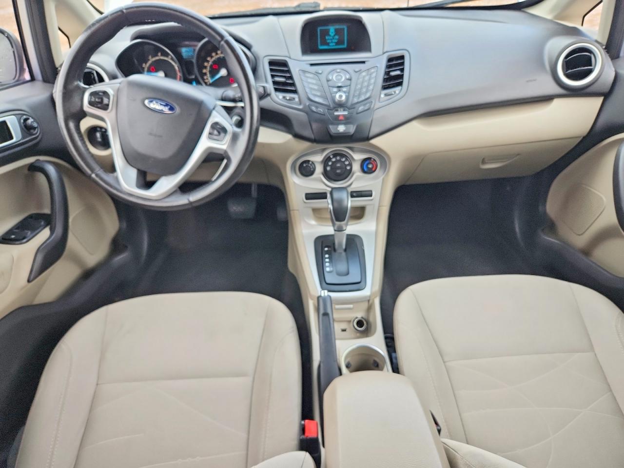2016 FORD FIESTA SE photo 8