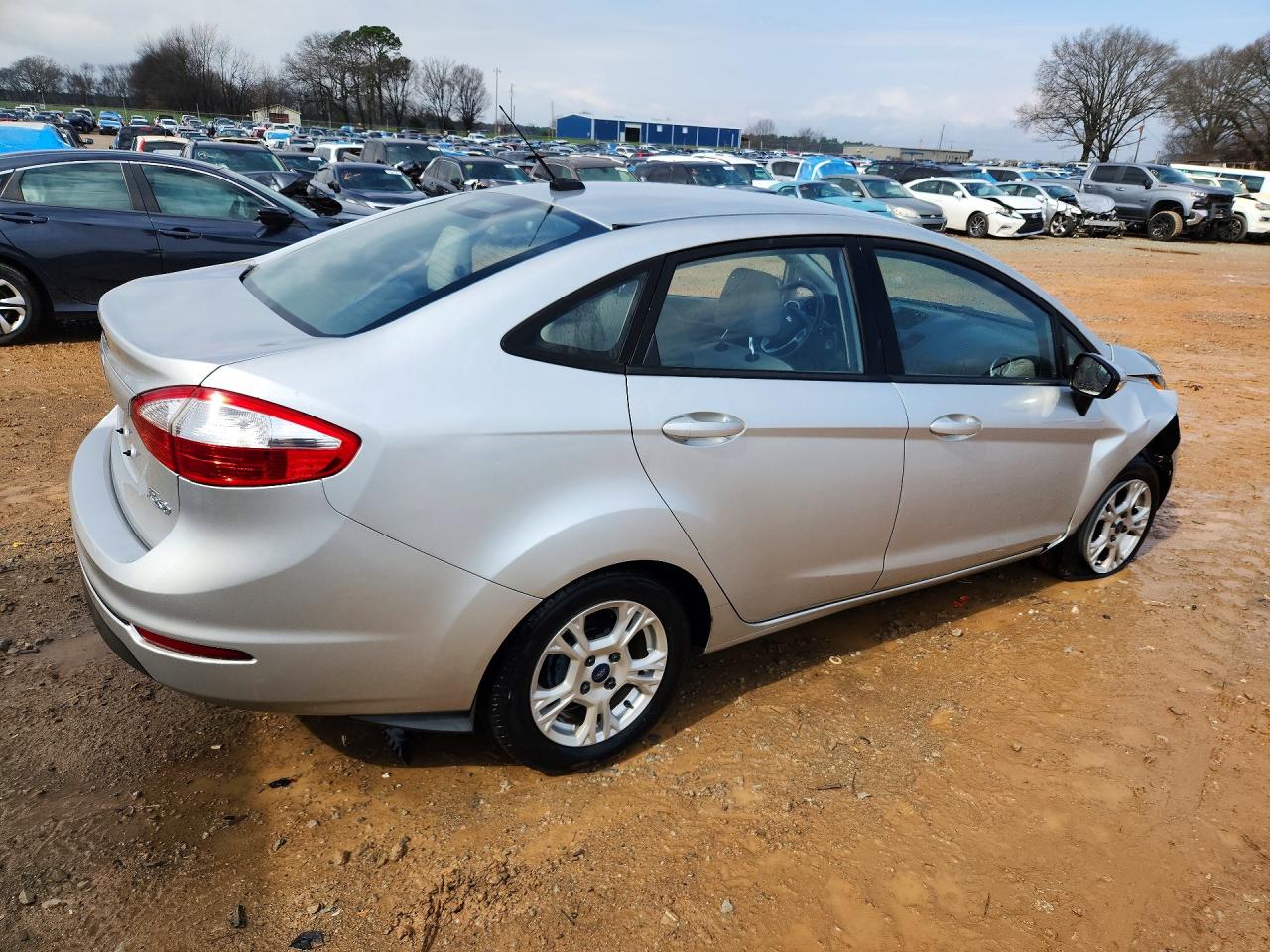 2016 FORD FIESTA SE photo 3