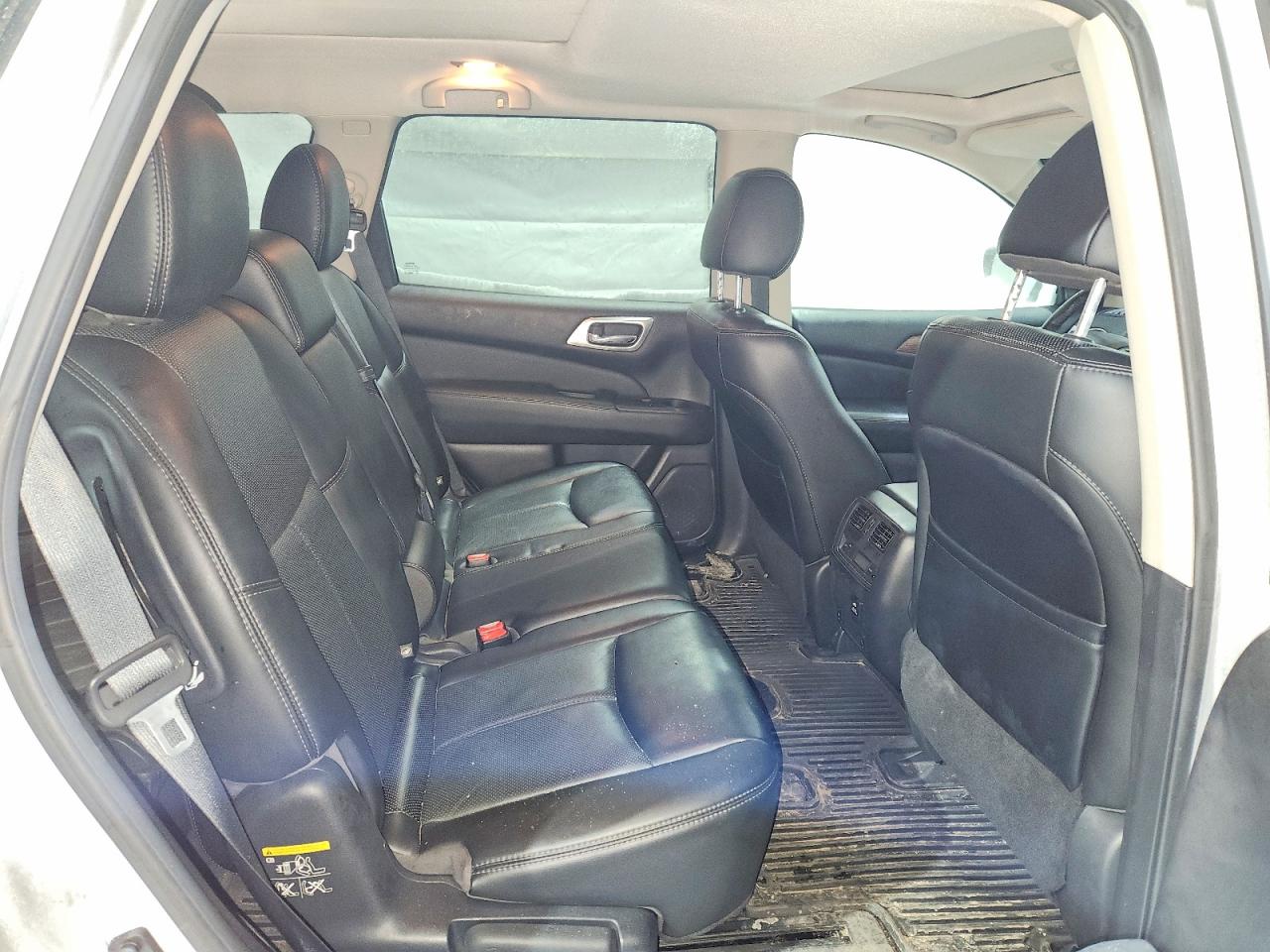 2017 NISSAN PATHFINDER PLATINUM photo 11