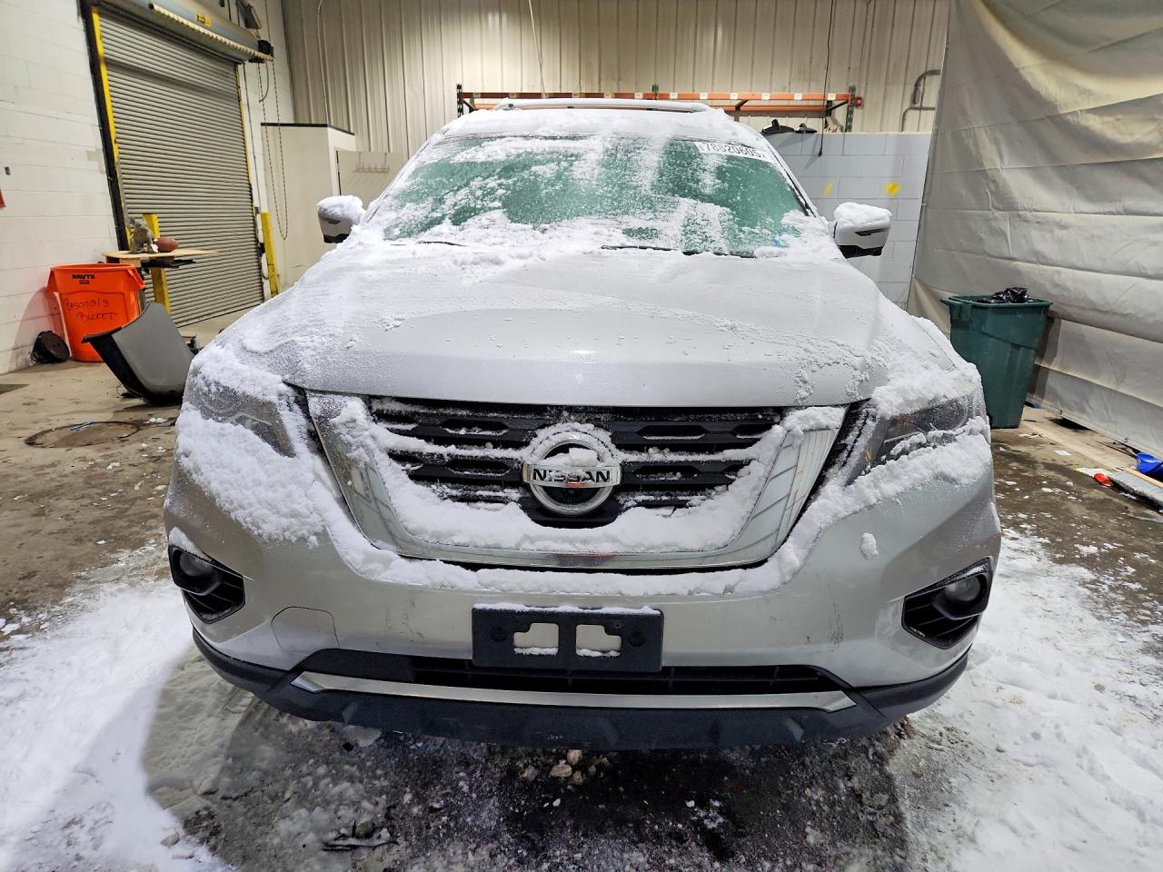 2017 NISSAN PATHFINDER PLATINUM photo 5