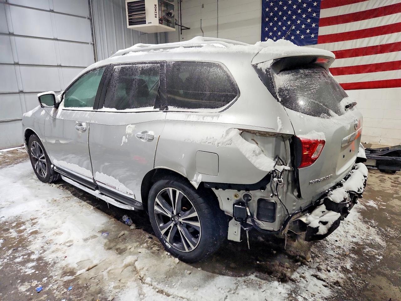 2017 NISSAN PATHFINDER PLATINUM photo 2