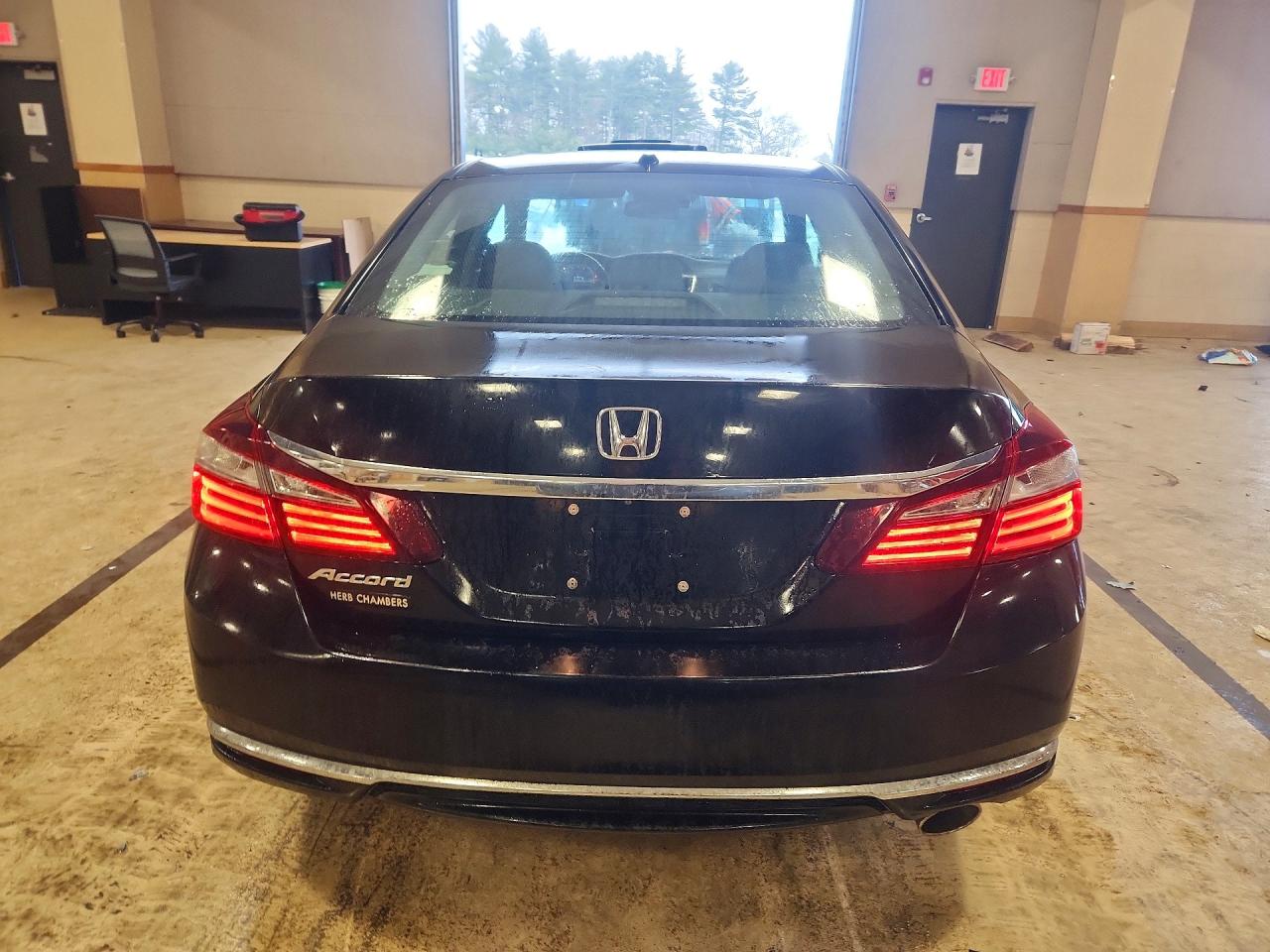 2017 HONDA ACCORD EXL photo 9