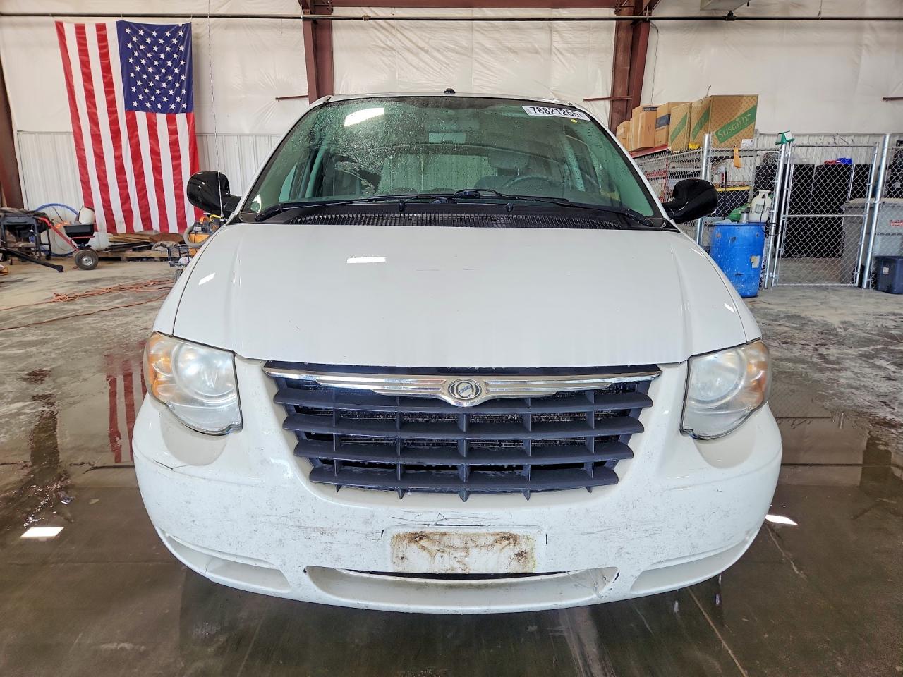 2006 CHRYSLER TOWN & COUNTRY TOURING photo 5