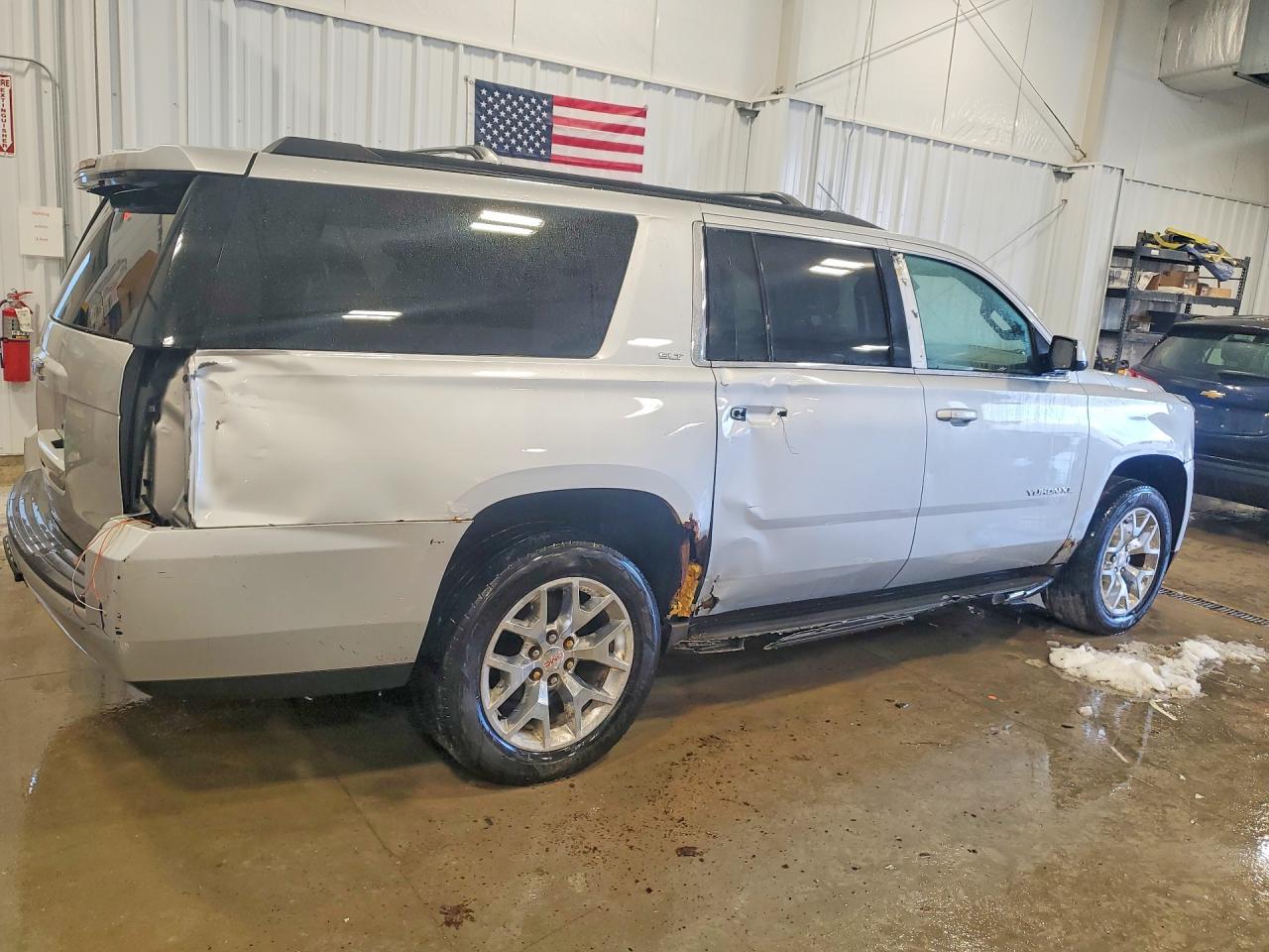 2015 GMC YUKON XL K1500 SLT photo 3