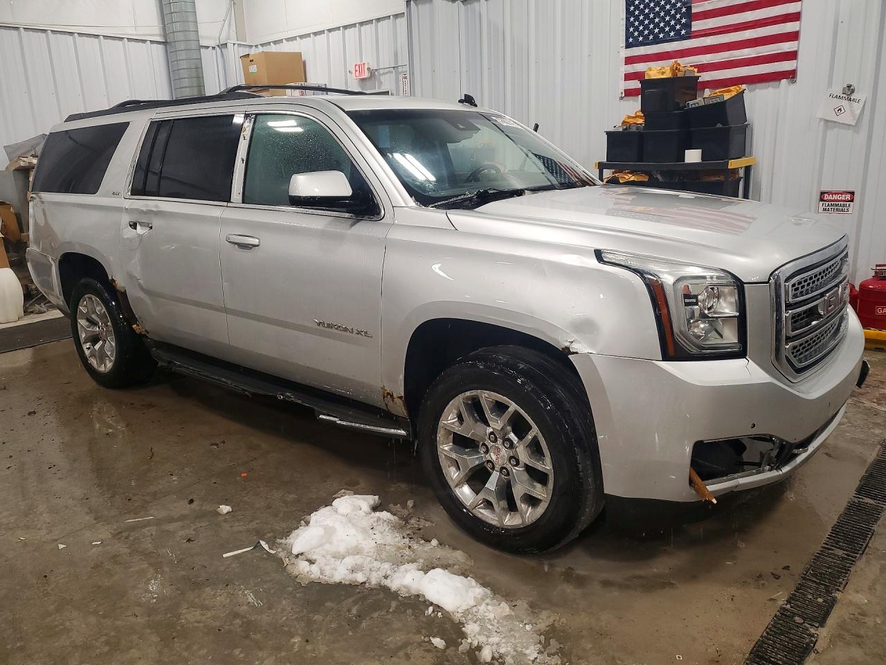 2015 GMC YUKON XL K1500 SLT photo 4