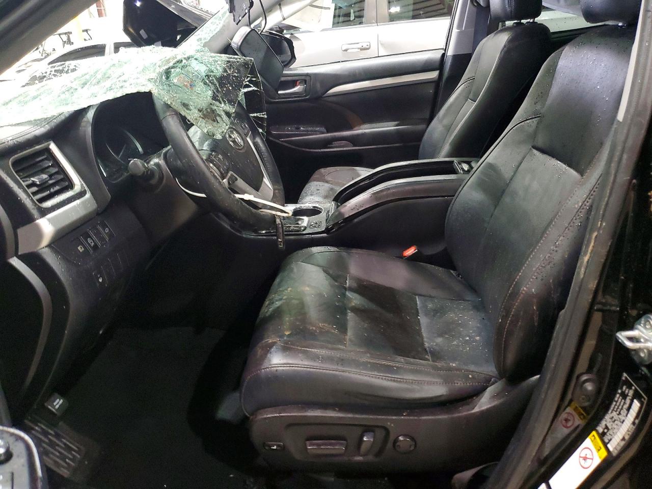 2019 TOYOTA HIGHLANDER XLE photo 13