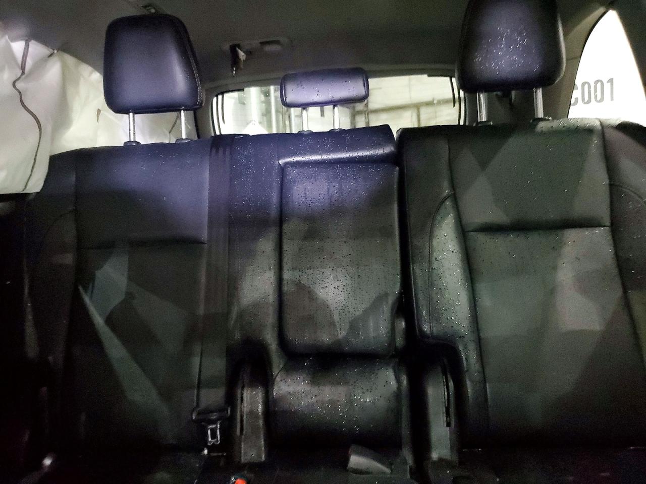 2019 TOYOTA HIGHLANDER XLE photo 19