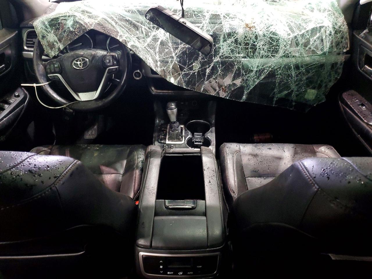 2019 TOYOTA HIGHLANDER XLE photo 15