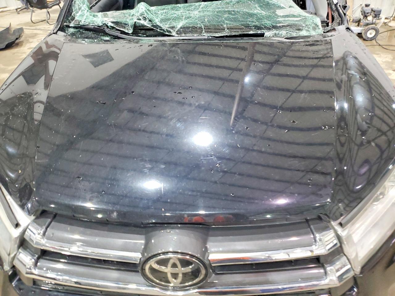 2019 TOYOTA HIGHLANDER XLE photo 23