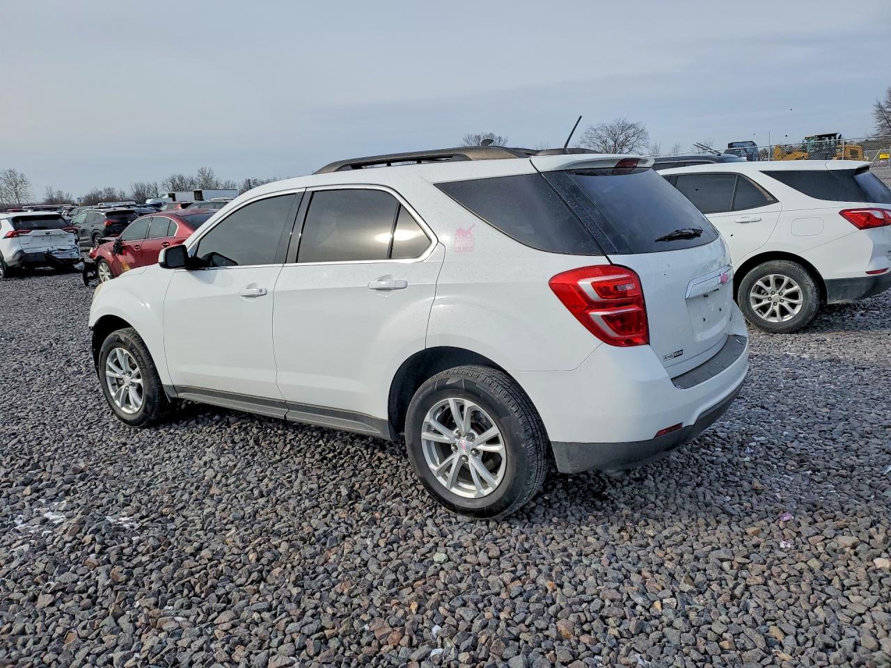 2016 CHEVROLET EQUINOX LT photo 3