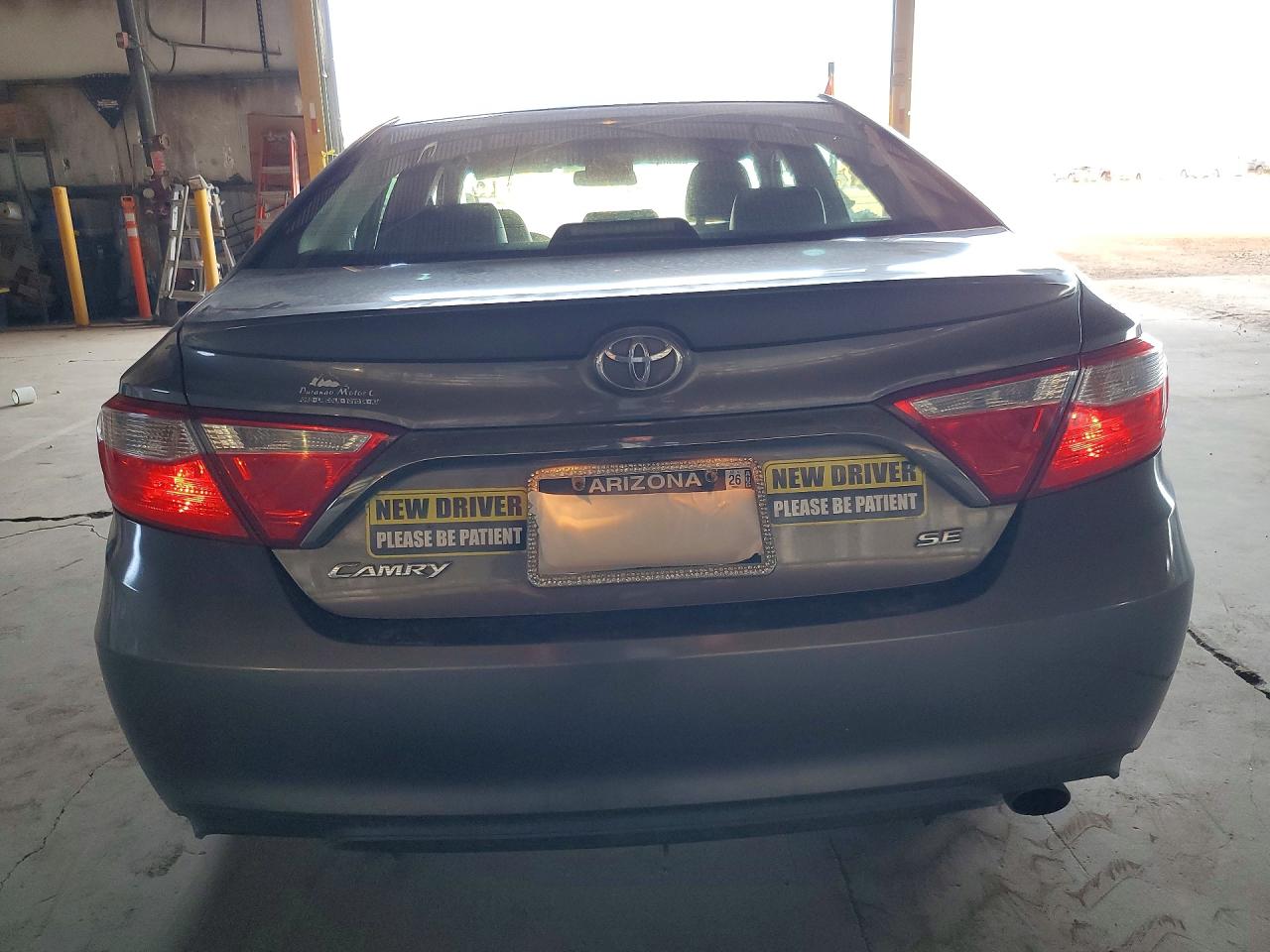 2015 TOYOTA CAMRY SE photo 11