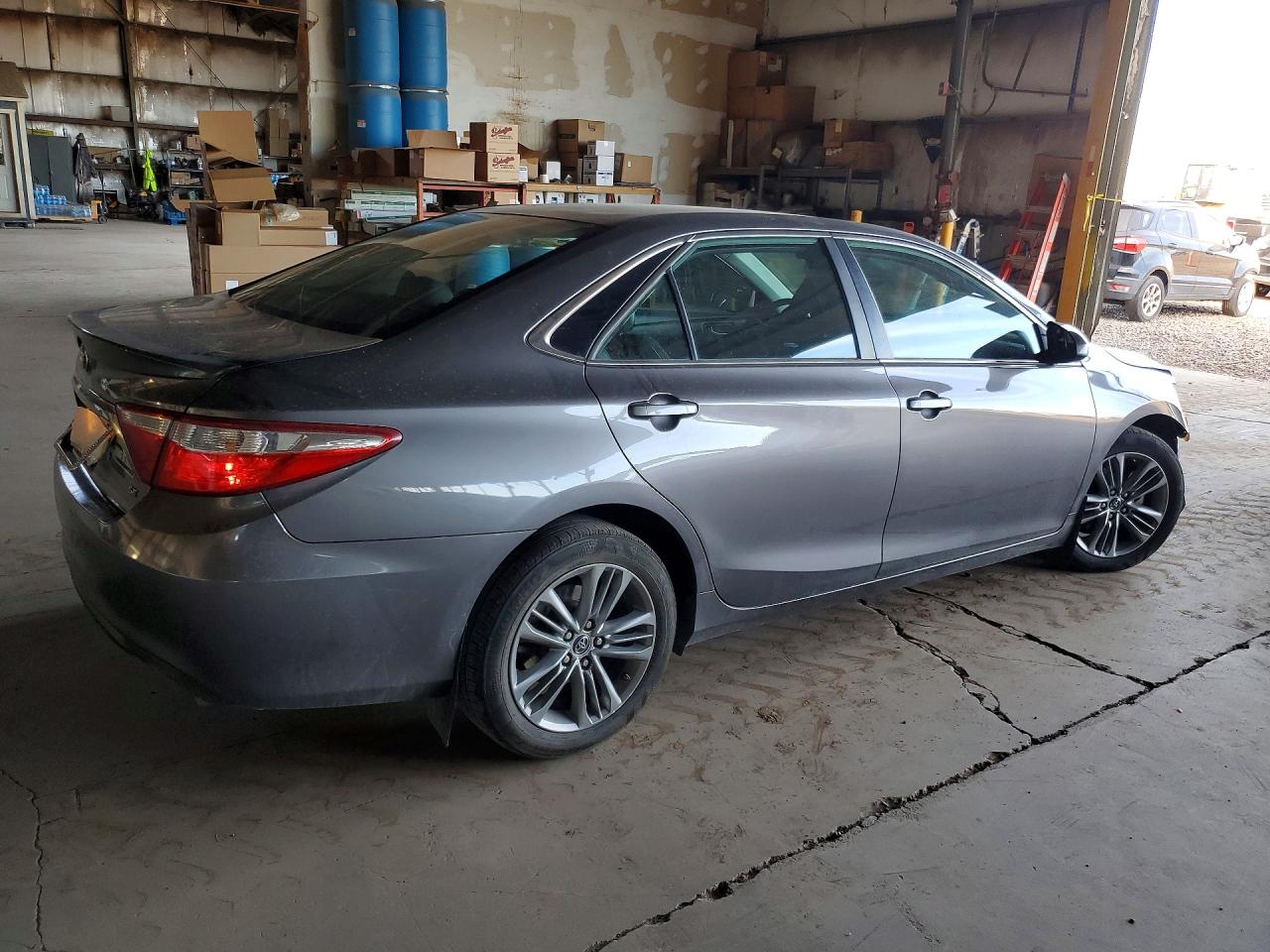 2015 TOYOTA CAMRY SE photo 5