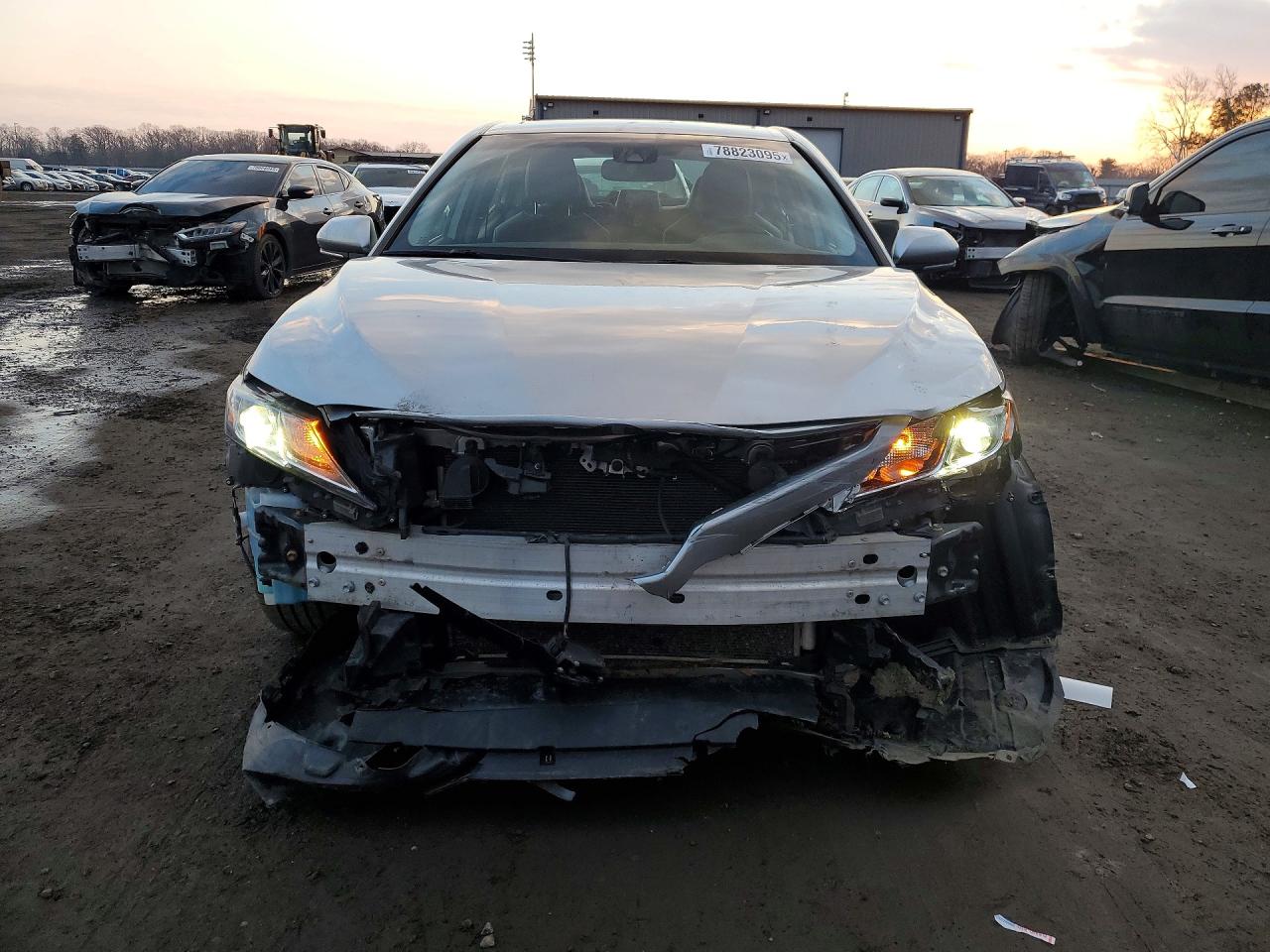 2019 TOYOTA CAMRY SE photo 13