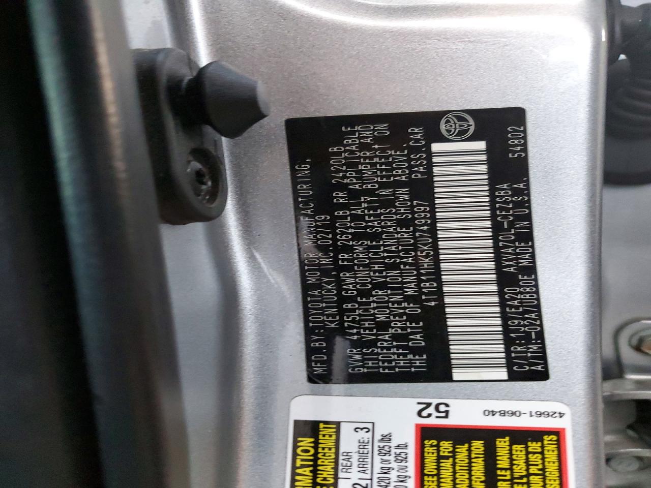 2019 TOYOTA CAMRY SE photo 34