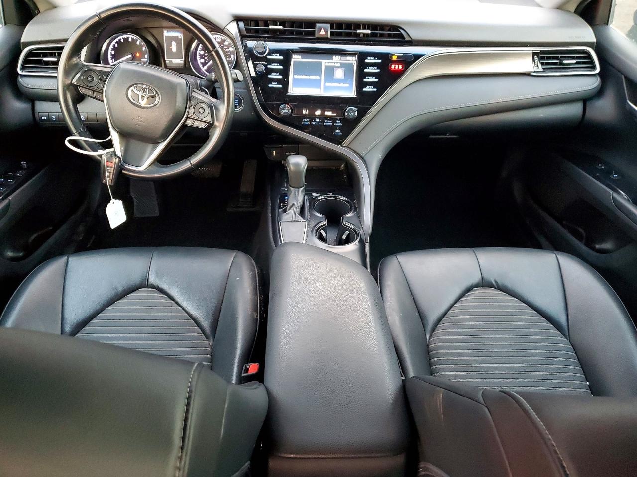 2019 TOYOTA CAMRY SE photo 22