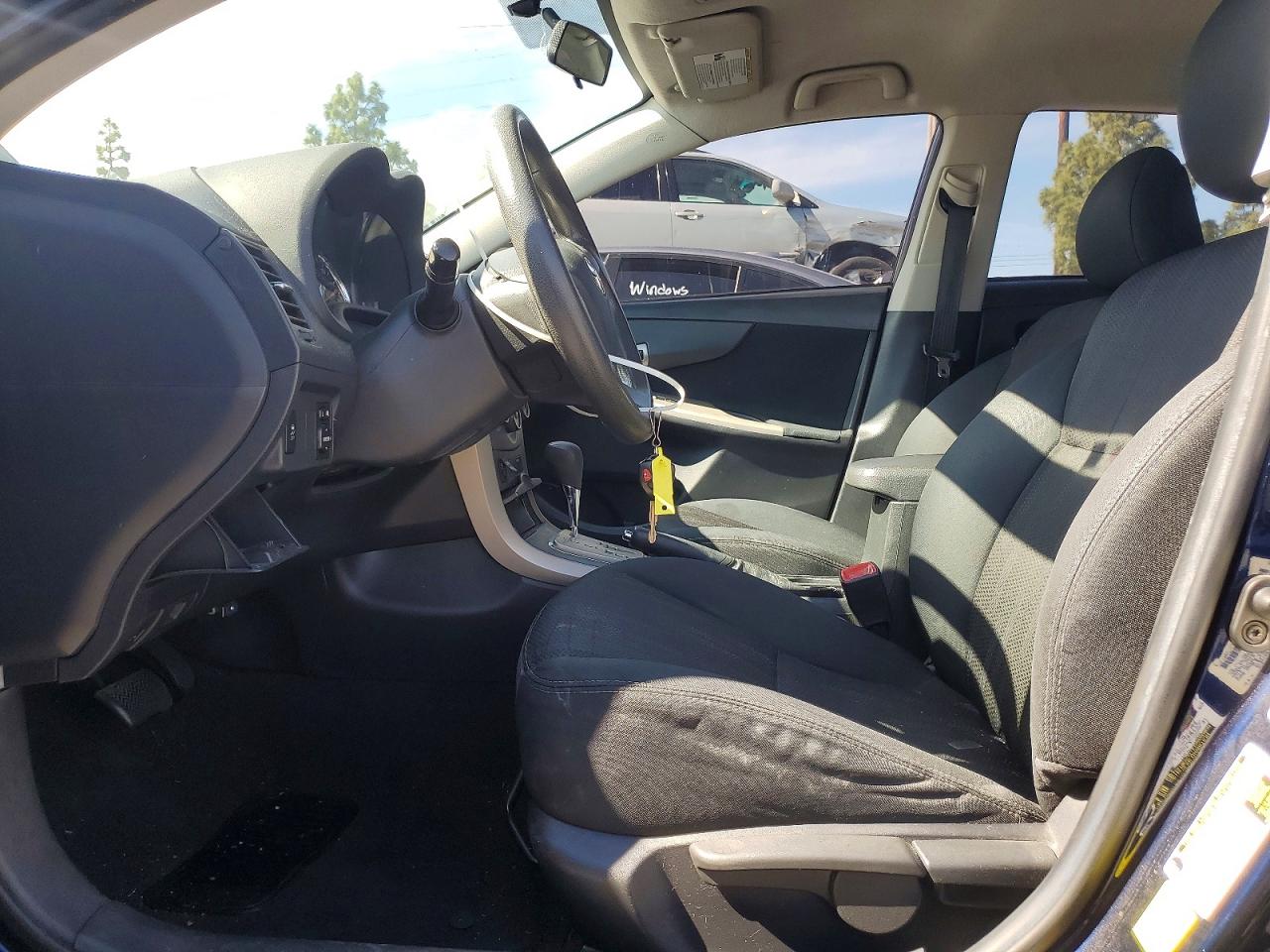 2013 TOYOTA COROLLA S photo 13