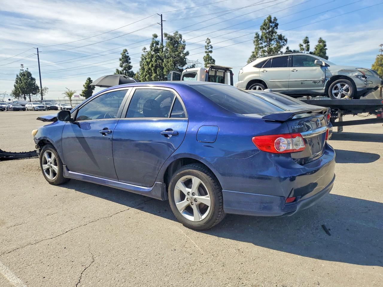 2013 TOYOTA COROLLA S photo 3