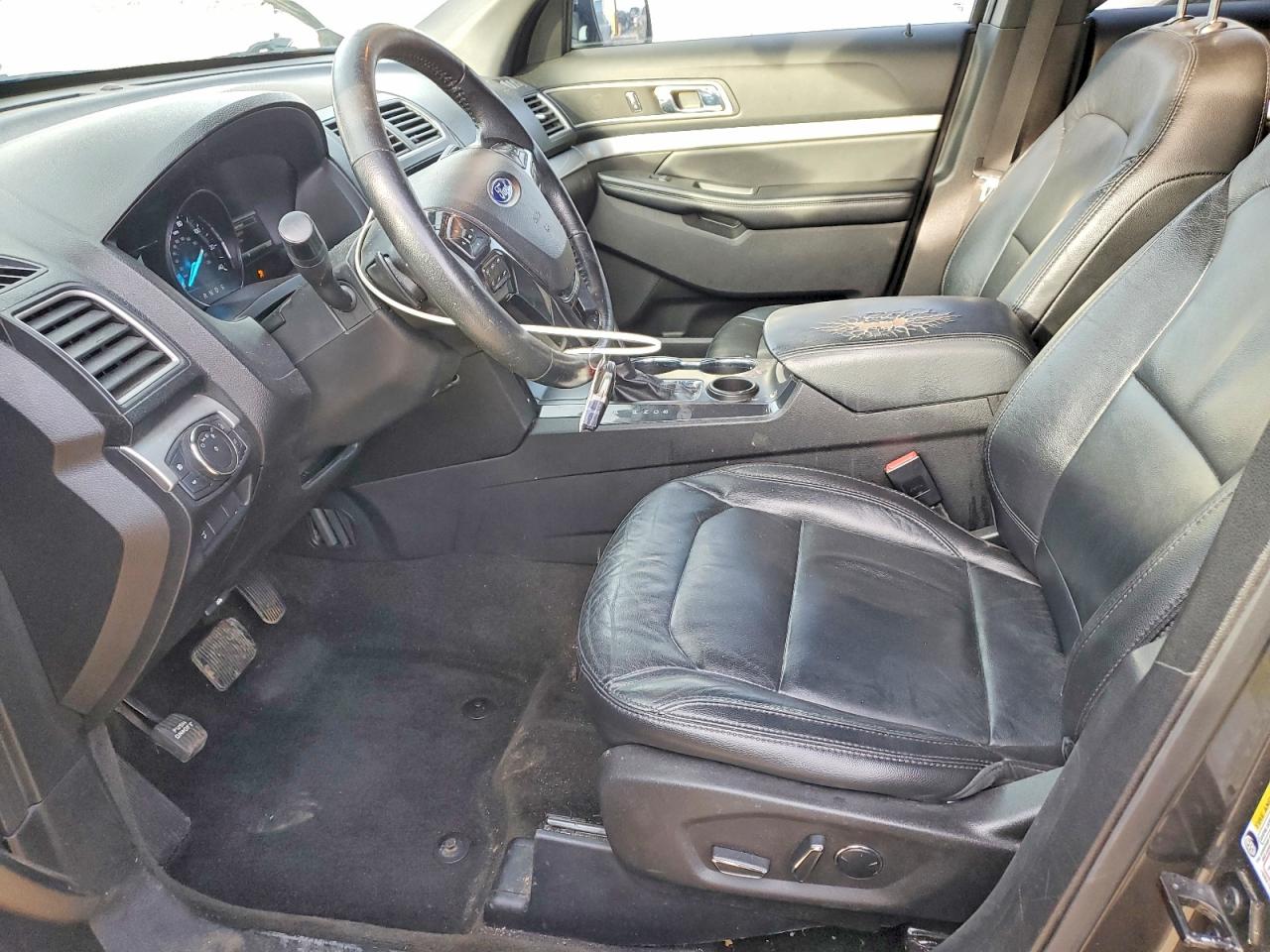 2017 FORD EXPLORER XLT photo 7
