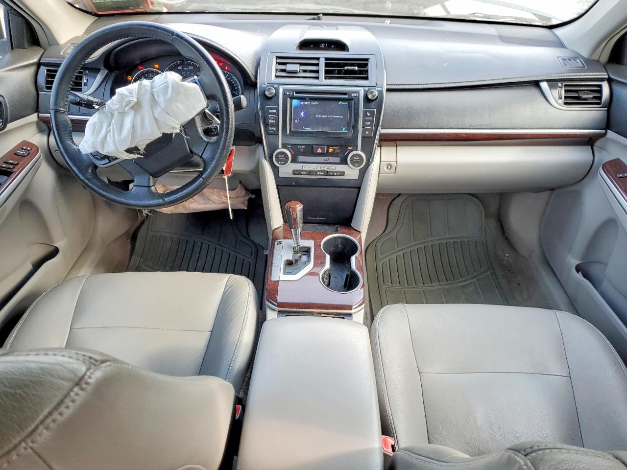 2012 TOYOTA CAMRY XLE photo 15