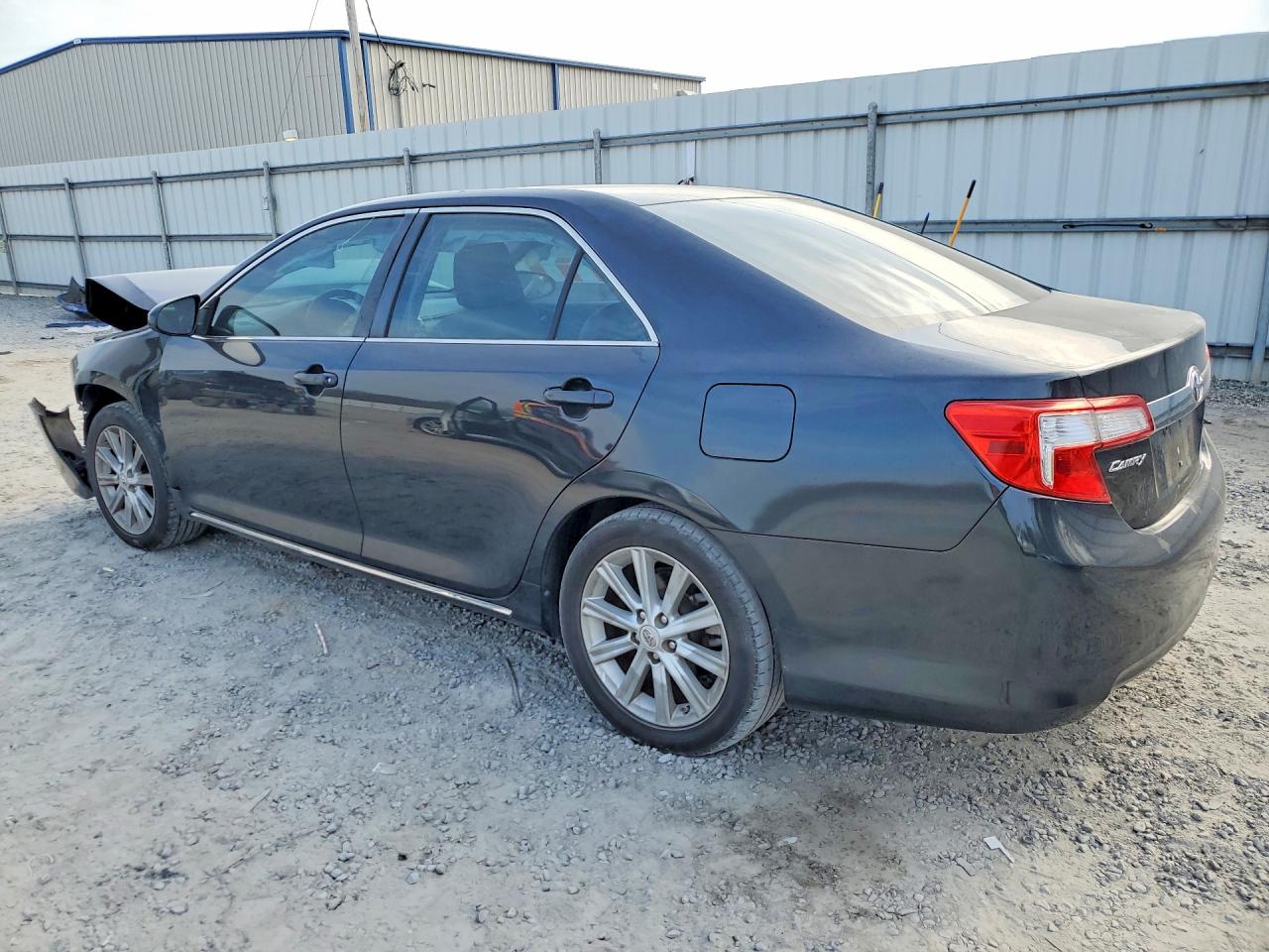 2012 TOYOTA CAMRY XLE photo 3