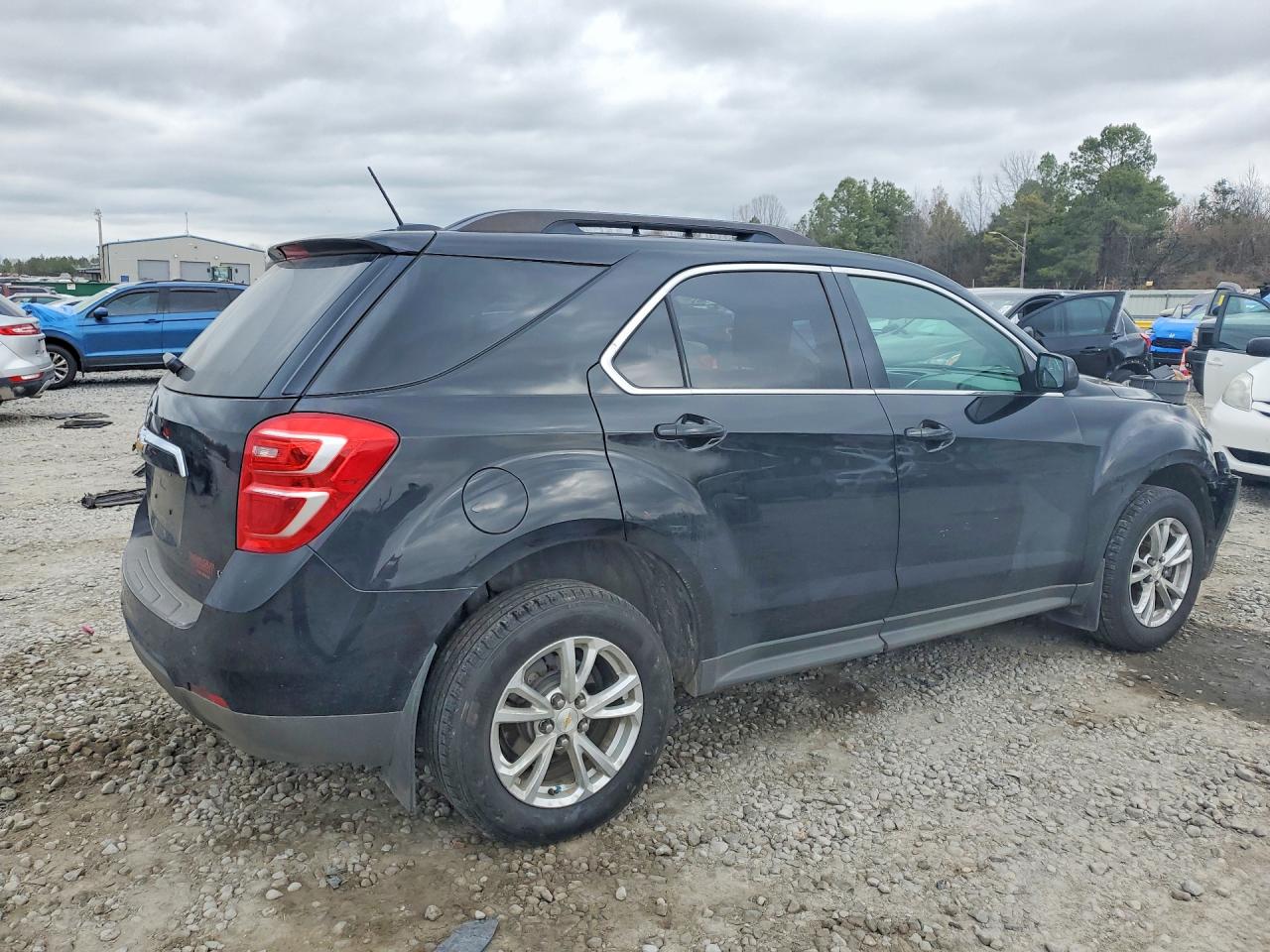 2017 CHEVROLET EQUINOX LT photo 3