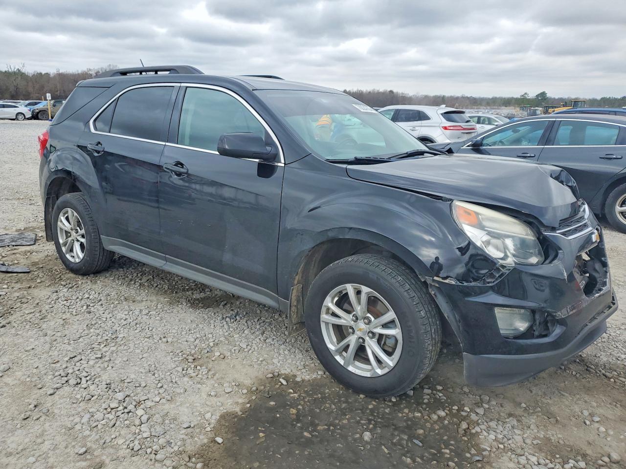 2017 CHEVROLET EQUINOX LT photo 4