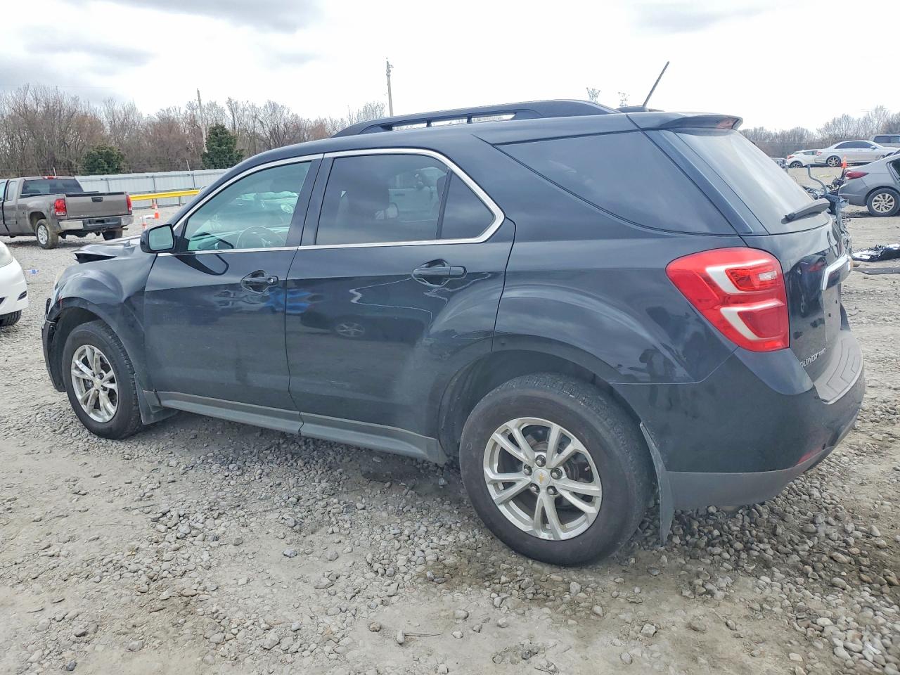 2017 CHEVROLET EQUINOX LT photo 2