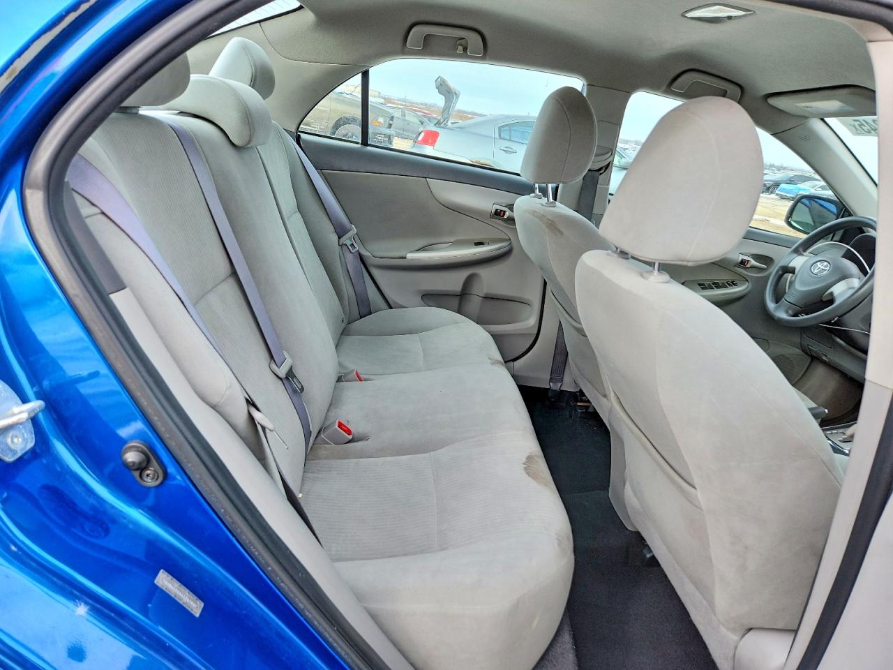 2010 TOYOTA COROLLA LE photo 10