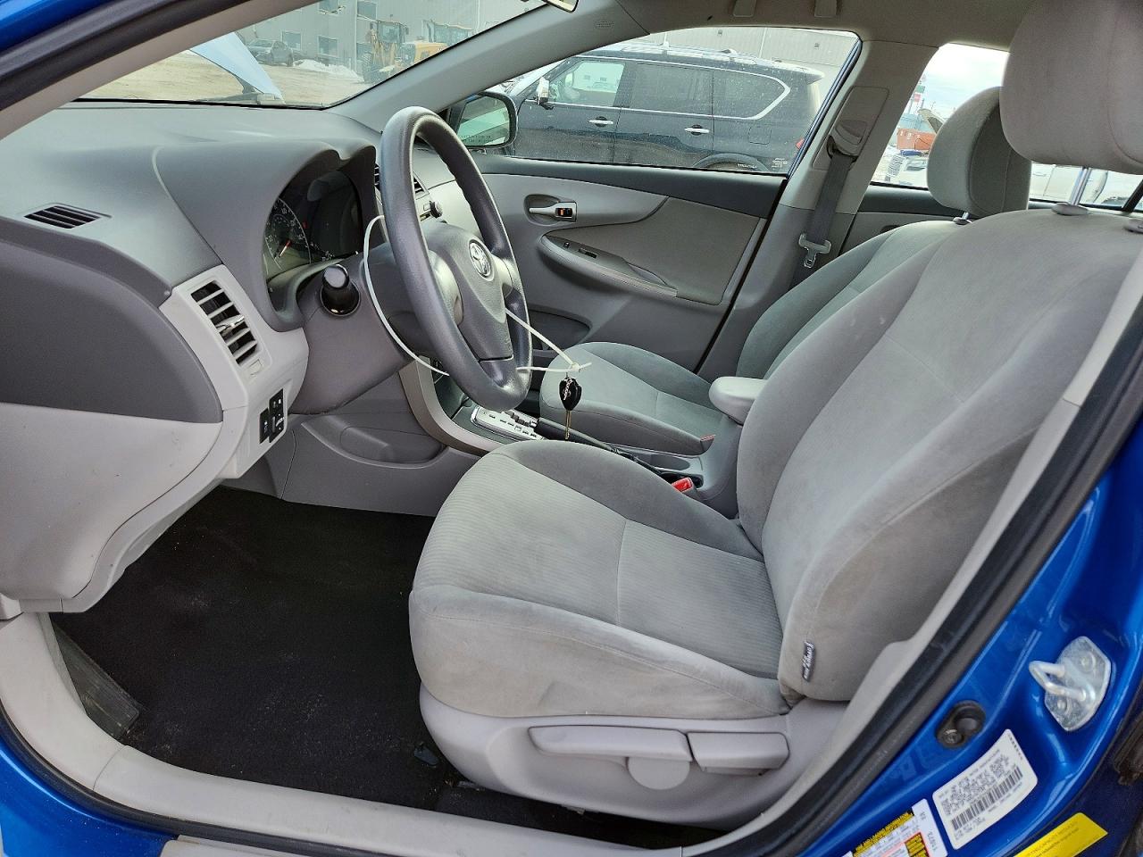 2010 TOYOTA COROLLA LE photo 7