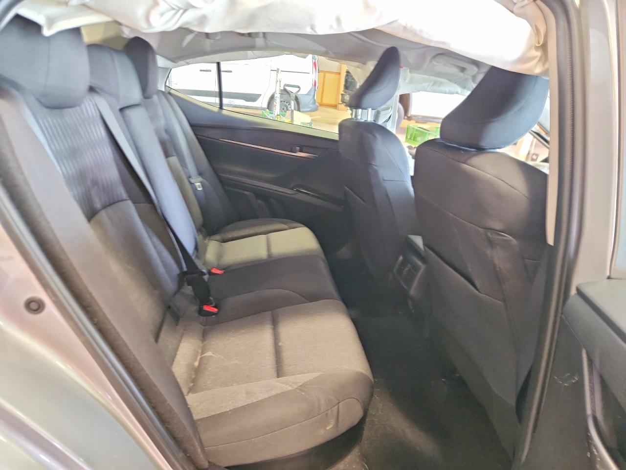 2025 TOYOTA CAMRY LE photo 10