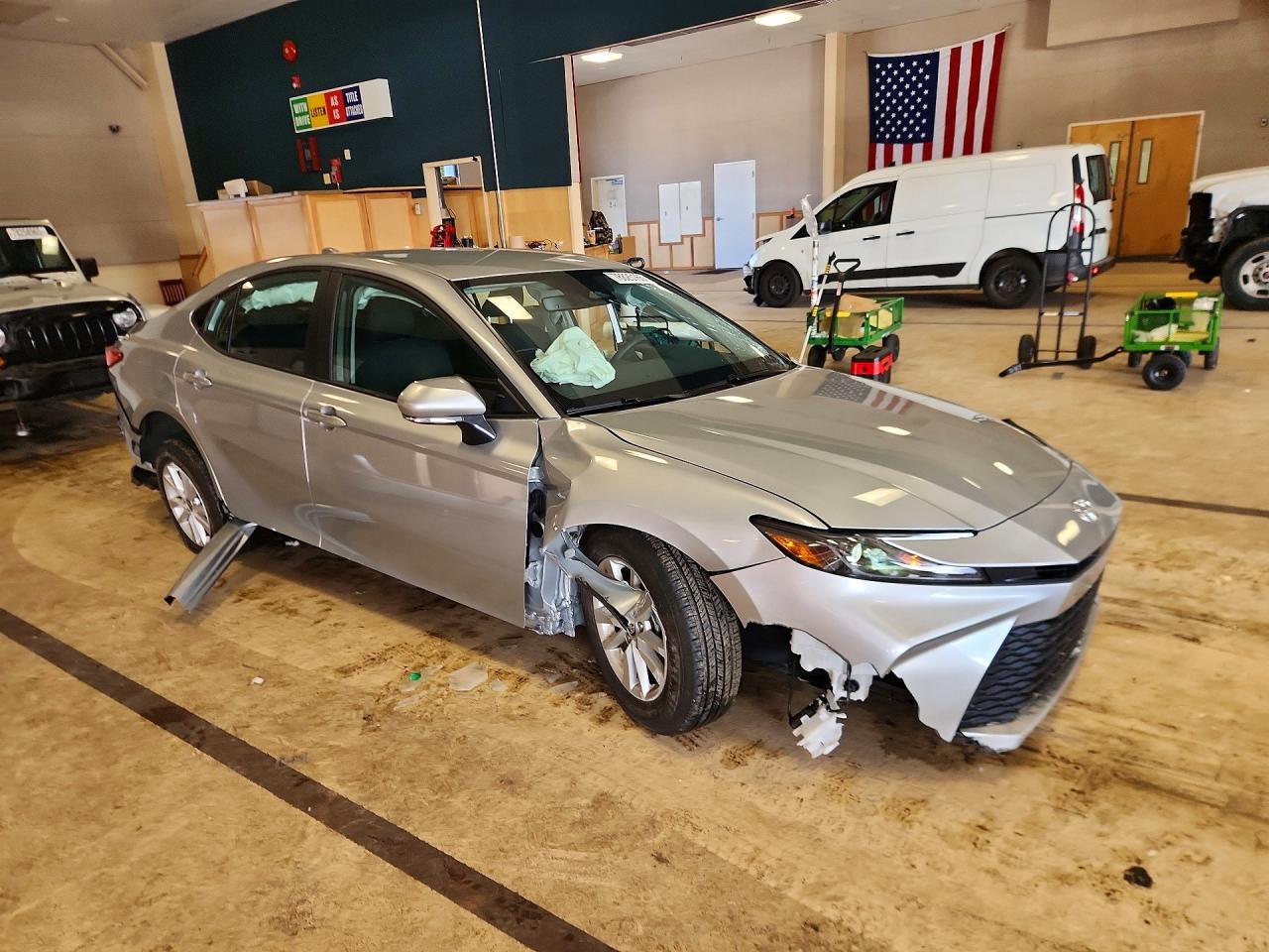 2025 TOYOTA CAMRY LE photo 4