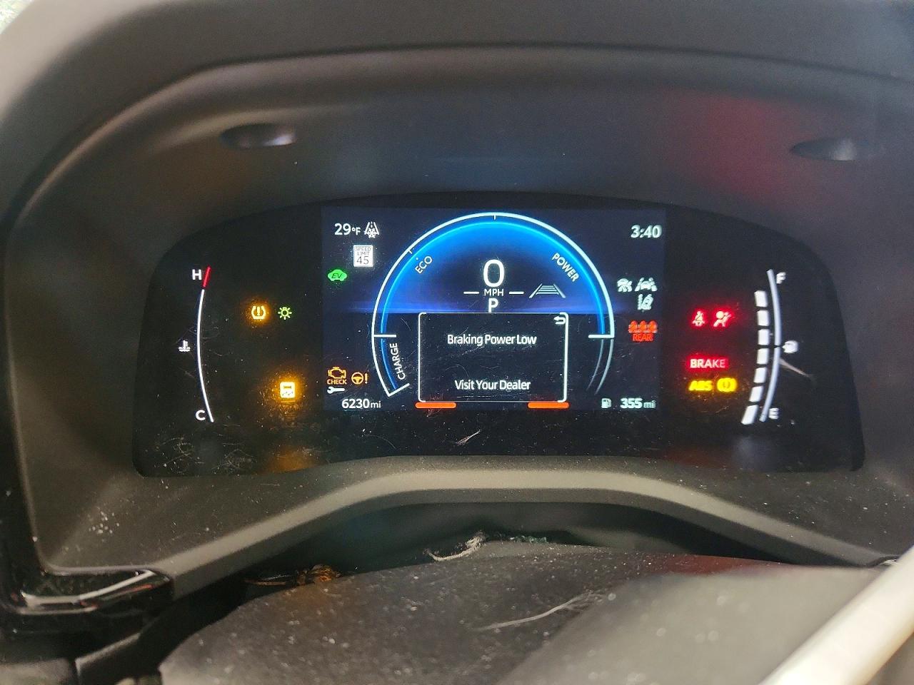 2025 TOYOTA CAMRY LE photo 9