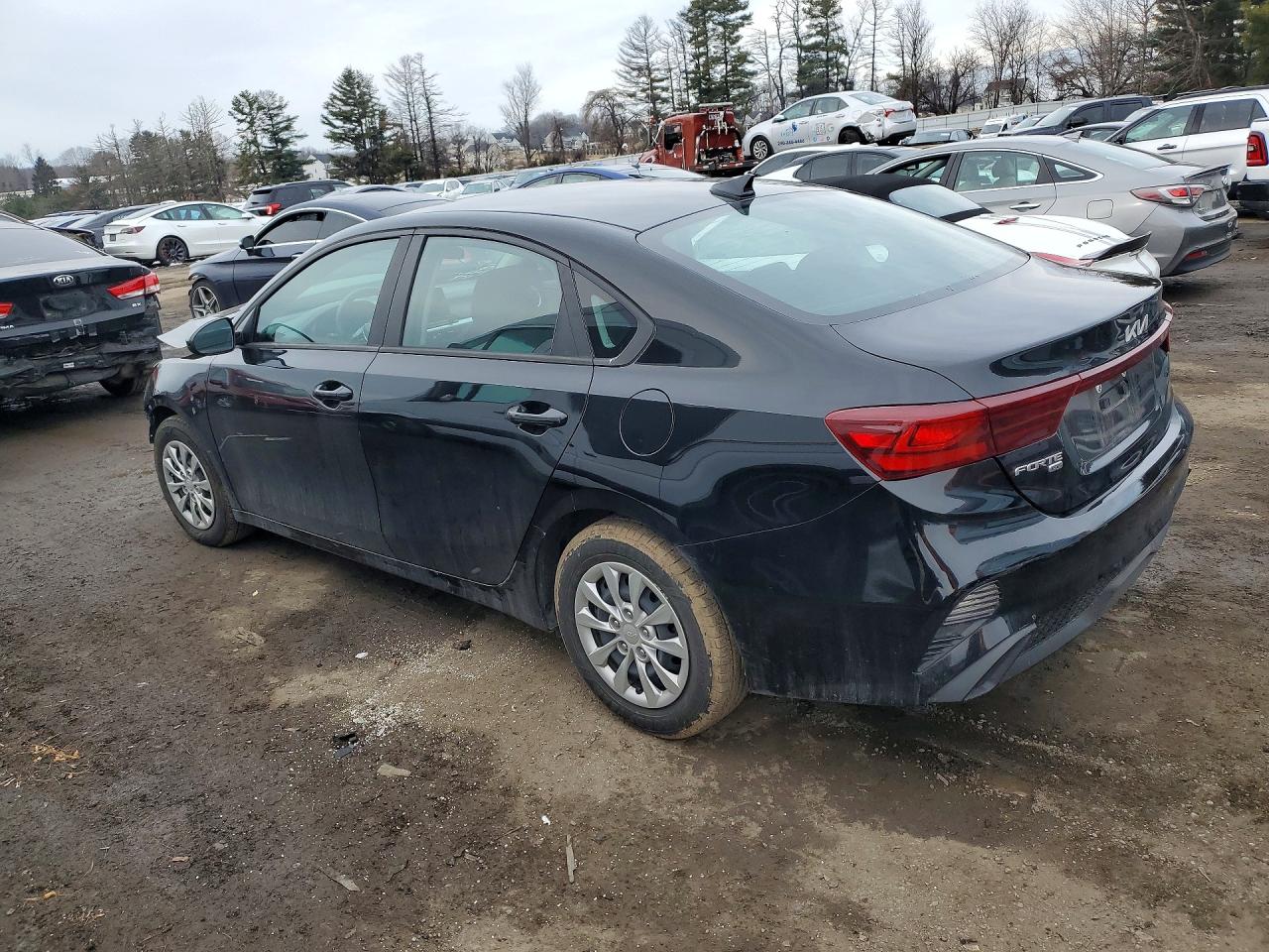 2023 KIA FORTE LX photo 4
