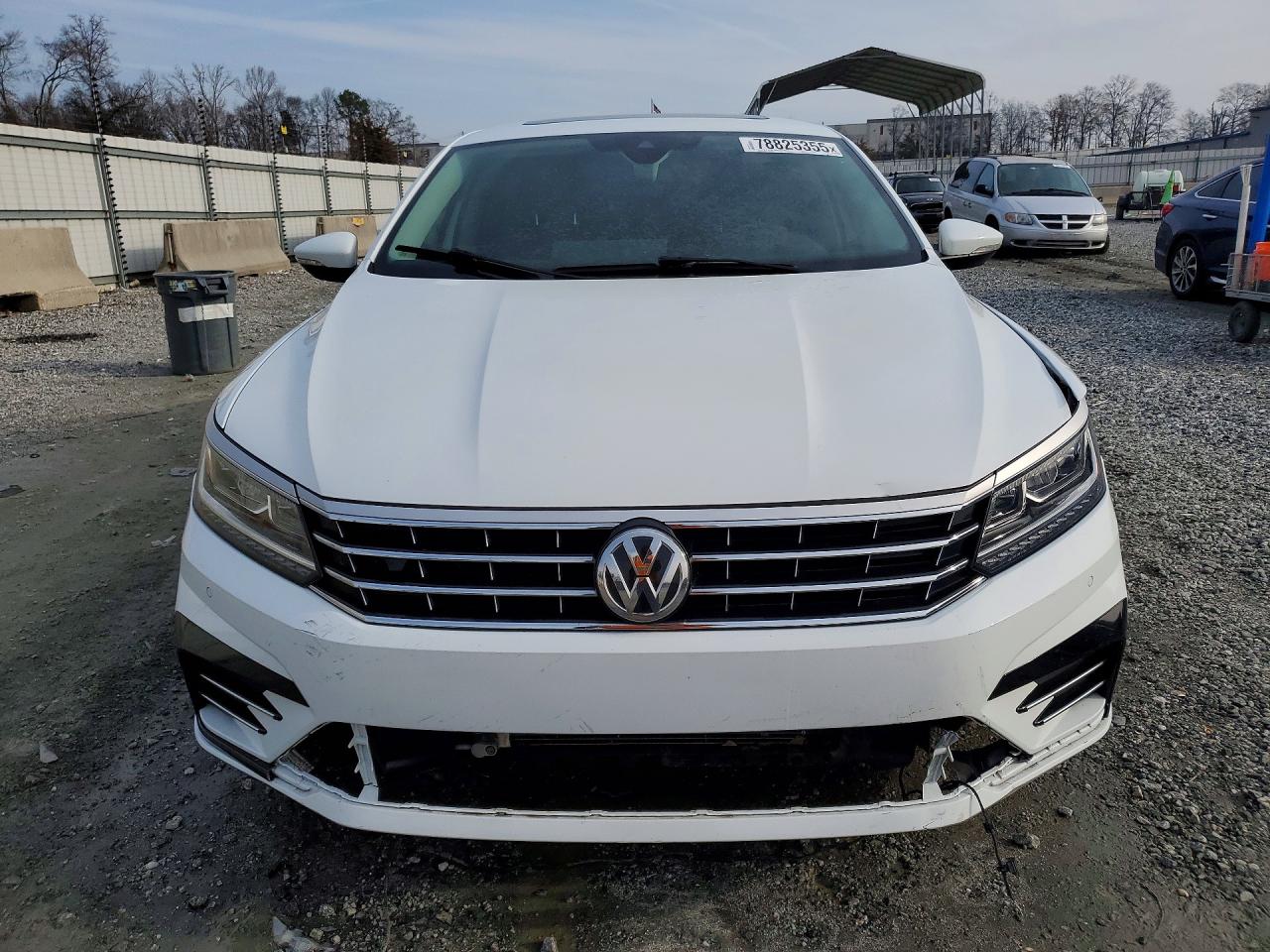 2019 VOLKSWAGEN PASSAT SE R-LINE photo 5