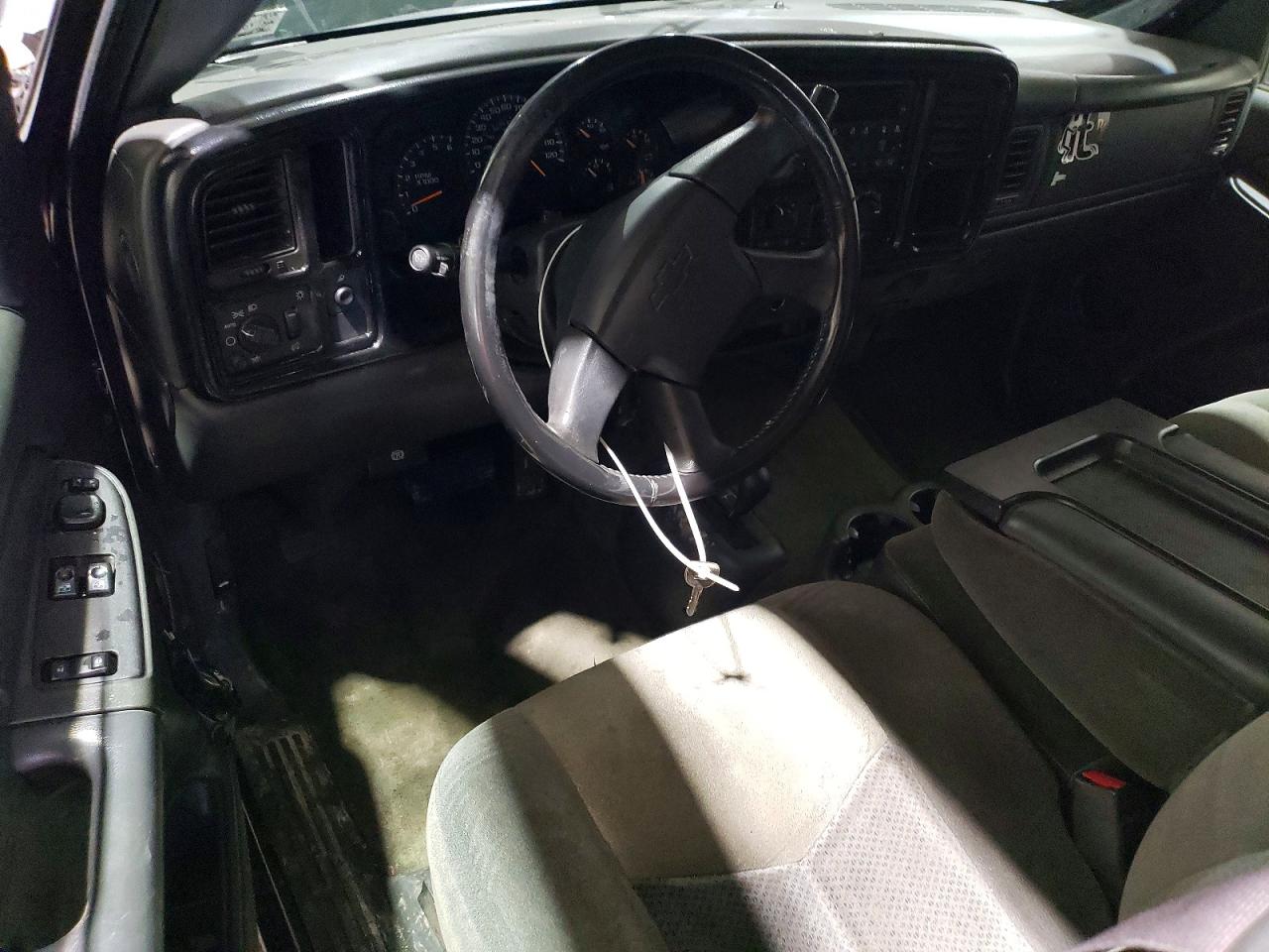2005 CHEVROLET SILVERADO K1500 photo 8