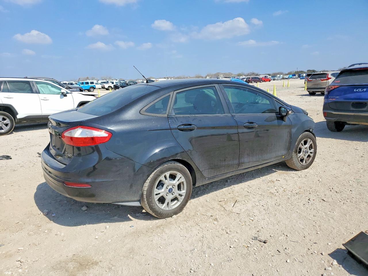 2015 FORD FIESTA SE photo 3