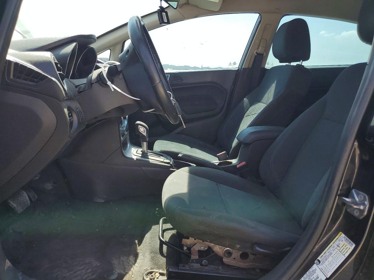 2015 FORD FIESTA SE photo 7