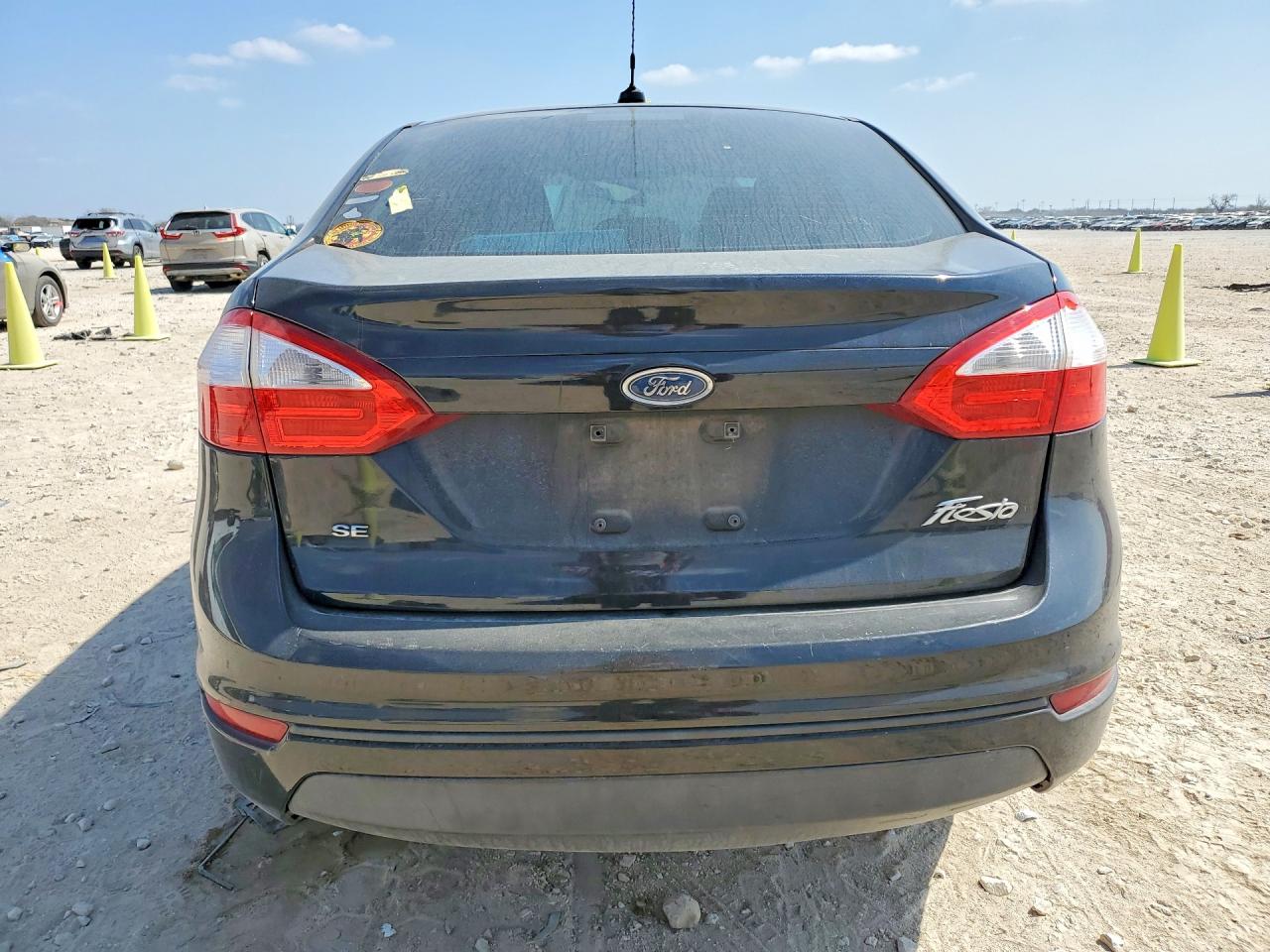 2015 FORD FIESTA SE photo 6