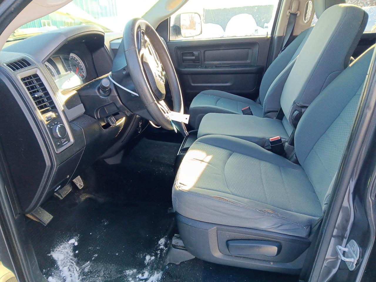 2014 RAM 1500 ST photo 13